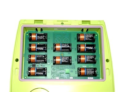 Hoe vervang ik de batterijen van de ZOLL AED Plus